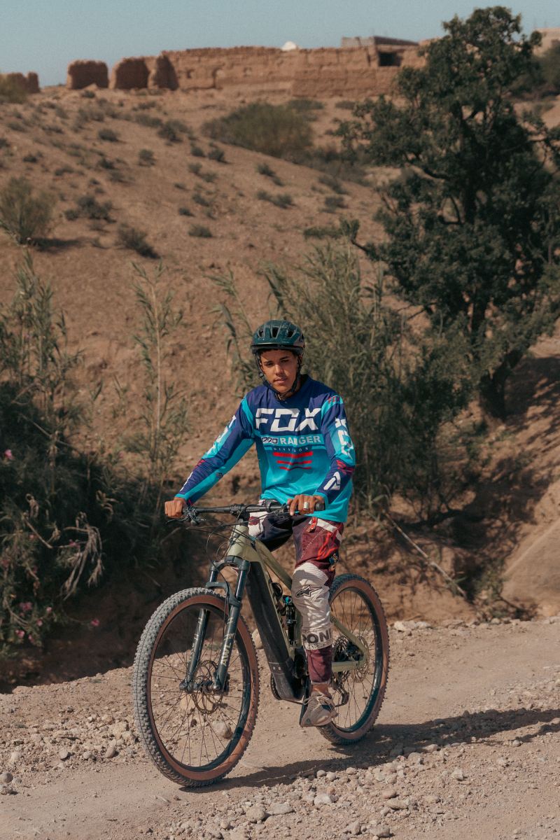 Louer ebike velo electrique desert Agafay Marrakech